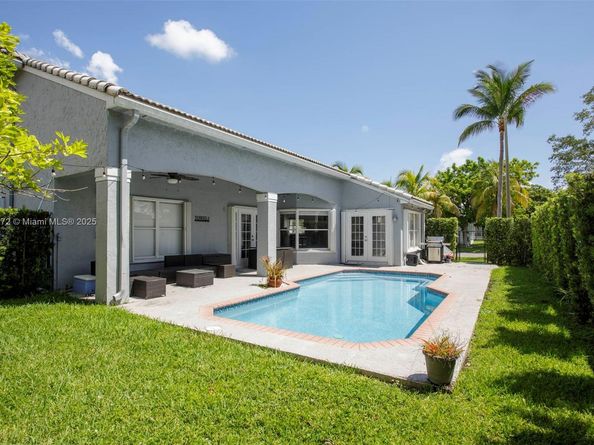 331 NW 189th Ter, Pembroke Pines FL 33029