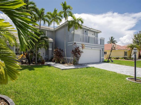 331 NW 189th Ter, Pembroke Pines FL 33029