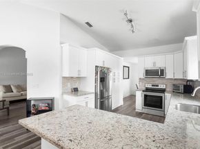 331 NW 189th Ter, Pembroke Pines FL 33029