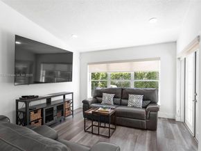 331 NW 189th Ter, Pembroke Pines FL 33029