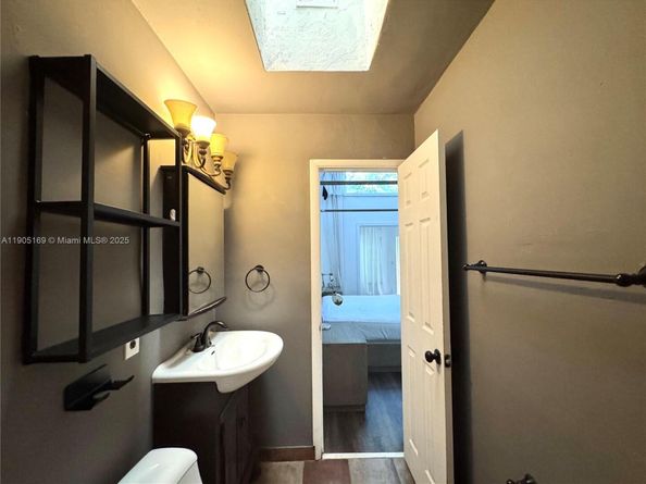 1785 Calais Dr 5, Miami Beach FL 33141