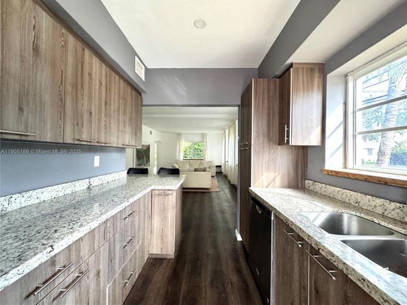 1785 Calais Dr 5, Miami Beach FL 33141