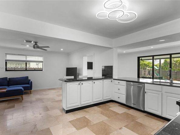 1315 N 47th Ave, Hollywood FL 33021