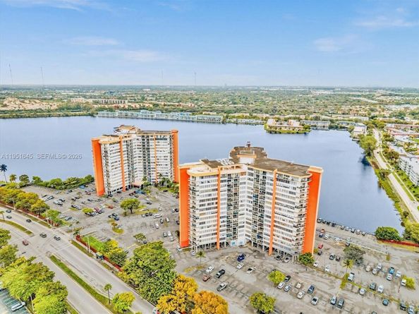 1301 NE Miami Gardens Dr 1406W, Miami FL 33179