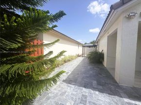 15021 SW 143rd St, Miami FL 33196