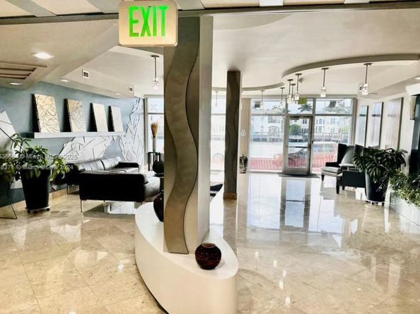 Undisclosed Address #A11835664, Hollywood FL 33019