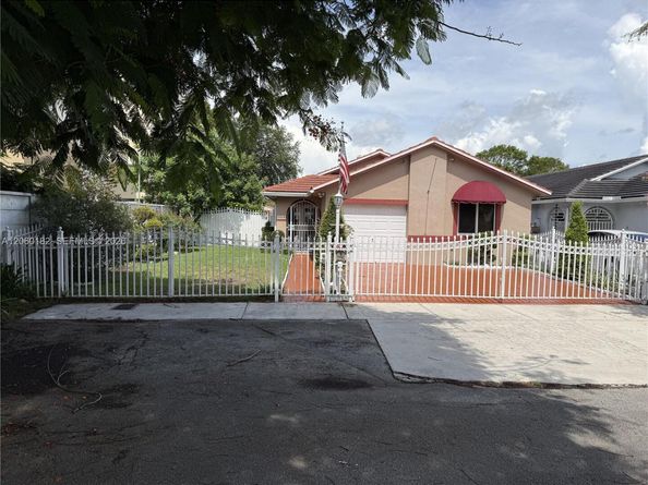 7510 W 4th Ave, Hialeah FL 33014