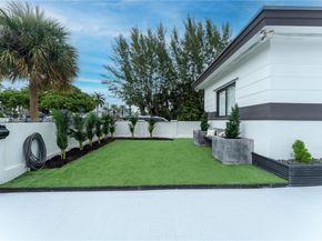 4144 Alton Rd, Miami Beach FL 33140