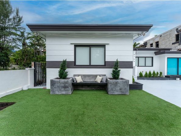 4144 Alton Rd, Miami Beach FL 33140