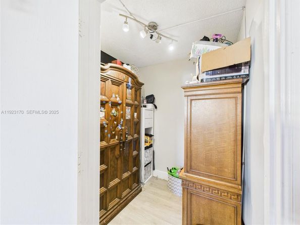 10221 SW 50th Ct, Cooper City FL 33328