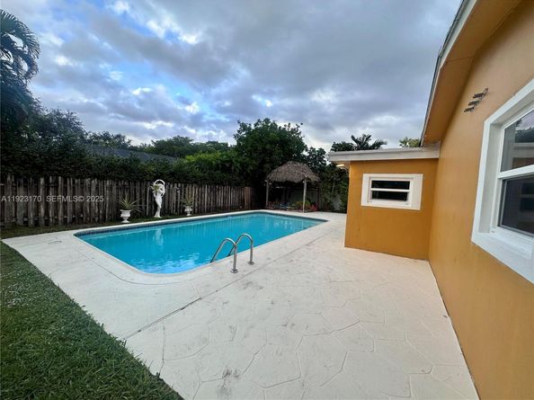 10221 SW 50th Ct, Cooper City FL 33328