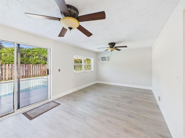 10221 SW 50th Ct, Cooper City FL 33328