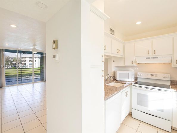 9311 Orange Grove Dr 211, Davie FL 33324