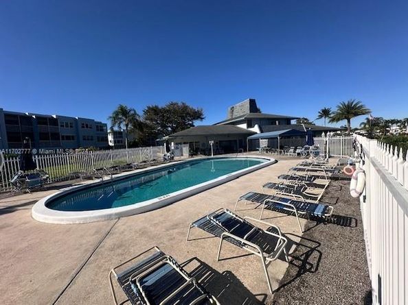 2223 Park Ln 304, Hollywood FL 33021