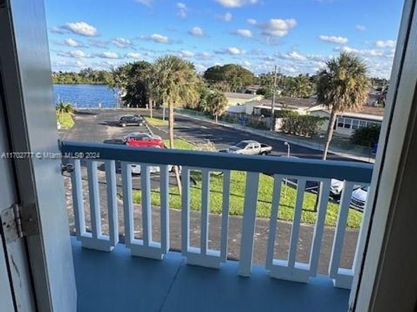 2223 Park Ln 304, Hollywood FL 33021