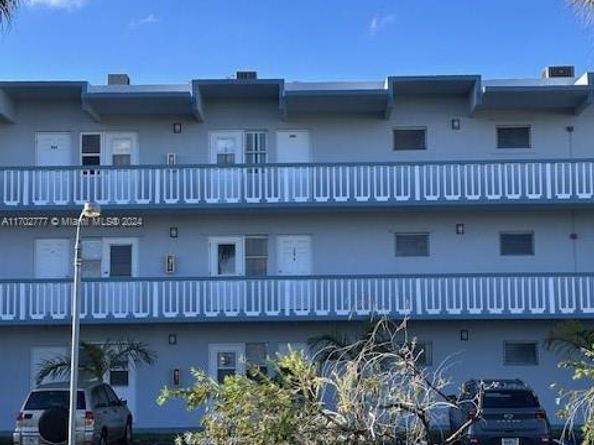 2223 Park Ln 304, Hollywood FL 33021