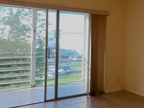 2223 Park Ln 304, Hollywood FL 33021
