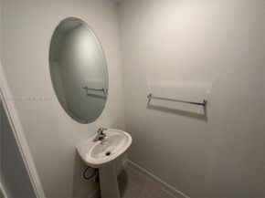 2382 NW 131st Cir, Miami FL 33167