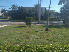 600 Layne Blvd 118, Hallandale Beach FL 33009