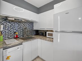 3177 S Ocean Dr 122, Hallandale Beach FL 33009