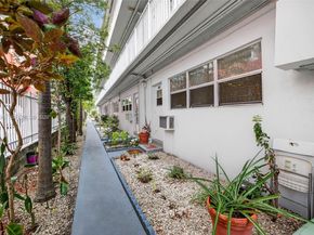 3177 S Ocean Dr 122, Hallandale Beach FL 33009