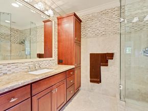 7050 NE 7th Ave, Boca Raton FL 33487