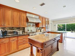 7050 NE 7th Ave, Boca Raton FL 33487