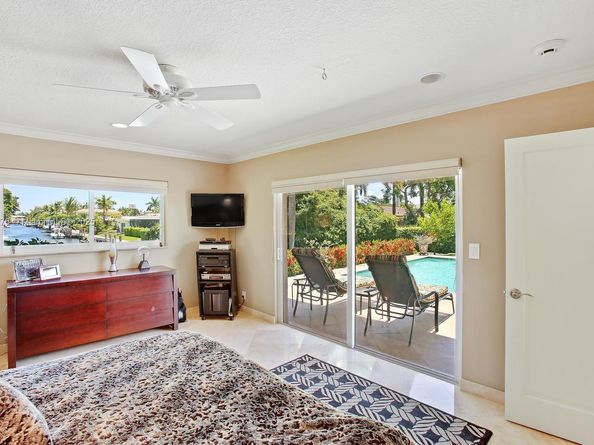 7050 NE 7th Ave, Boca Raton FL 33487