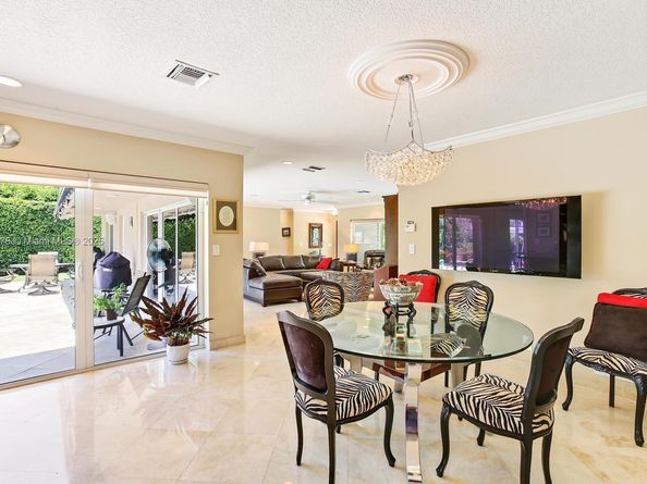 7050 NE 7th Ave, Boca Raton FL 33487
