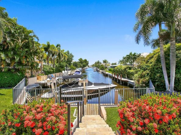 7050 NE 7th Ave, Boca Raton FL 33487