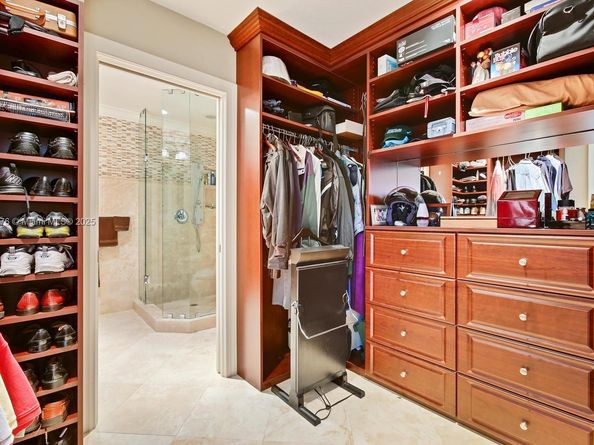 7050 NE 7th Ave, Boca Raton FL 33487