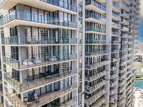 68 SE 6th St 2701, Miami FL 33131