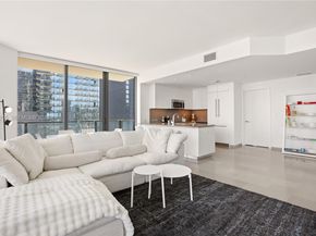 68 SE 6th St 2701, Miami FL 33131