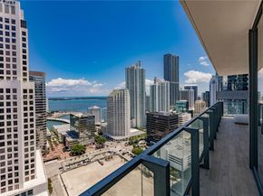 68 SE 6th St 2701, Miami FL 33131