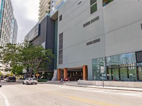 68 SE 6th St 2701, Miami FL 33131