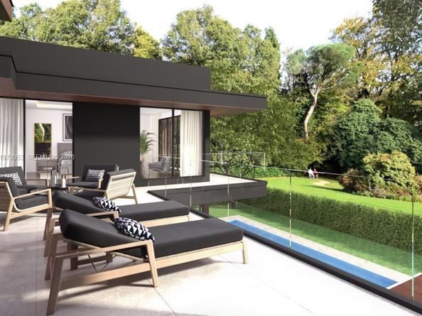 7269 SW 54th Ave, Miami FL 33143