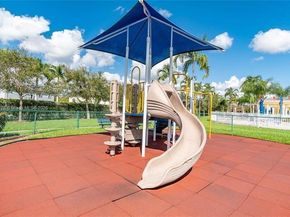 374 NE 27th Ave 201, Homestead FL 33033