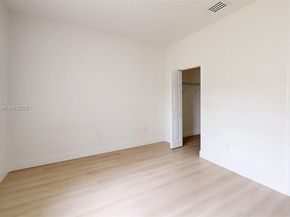 374 NE 27th Ave 201, Homestead FL 33033