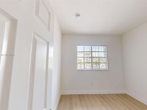 374 NE 27th Ave 201, Homestead FL 33033