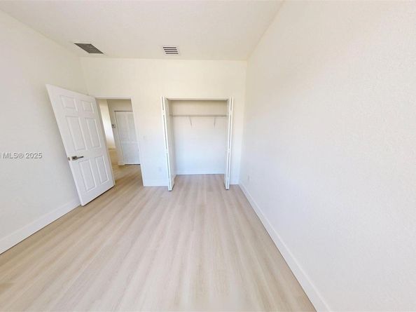 374 NE 27th Ave 201, Homestead FL 33033