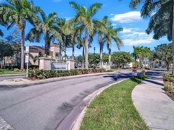 374 NE 27th Ave 201, Homestead FL 33033