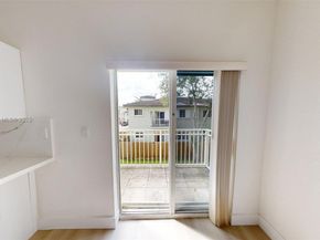 374 NE 27th Ave 201, Homestead FL 33033