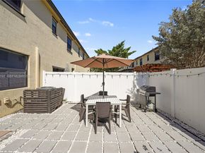 10589 W 33rd Ln, Hialeah FL 33018