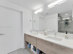 16385 Biscayne Blvd 1819, North Miami Beach FL 33160