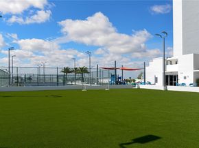 16385 Biscayne Blvd 1819, North Miami Beach FL 33160