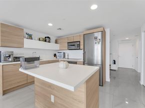 16385 Biscayne Blvd 1819, North Miami Beach FL 33160