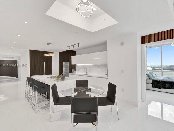 851 NE 1st Ave 1411, Miami FL 33132