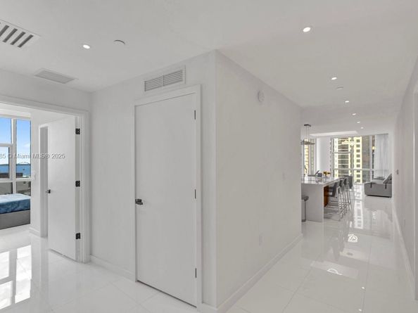851 NE 1st Ave 1411, Miami FL 33132