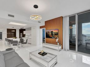 851 NE 1st Ave 1411, Miami FL 33132