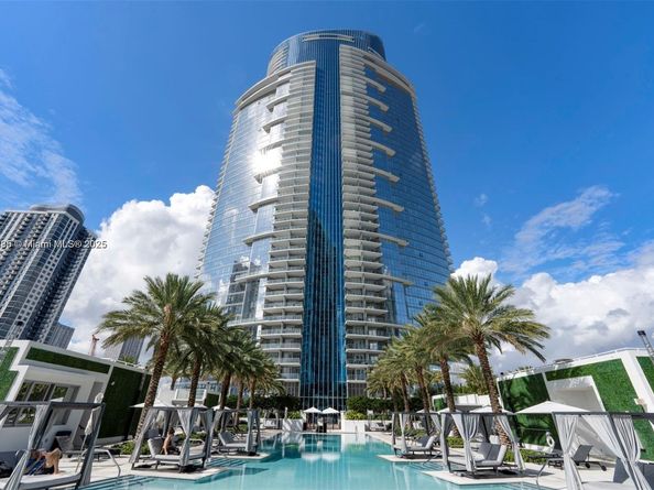 851 NE 1st Ave 1411, Miami FL 33132